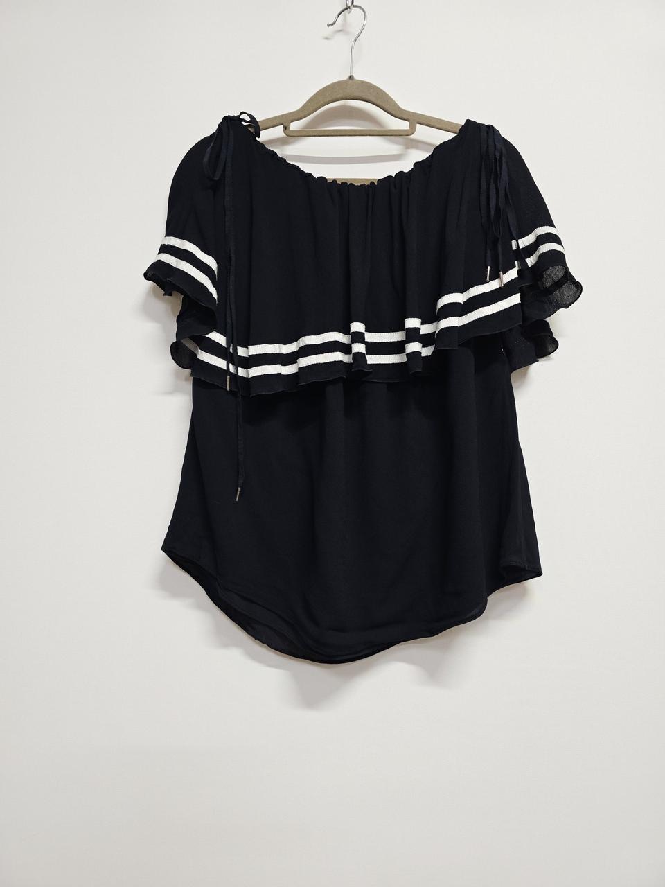 럭키슈에뜨 오프숄더 블라우스 스트라이프