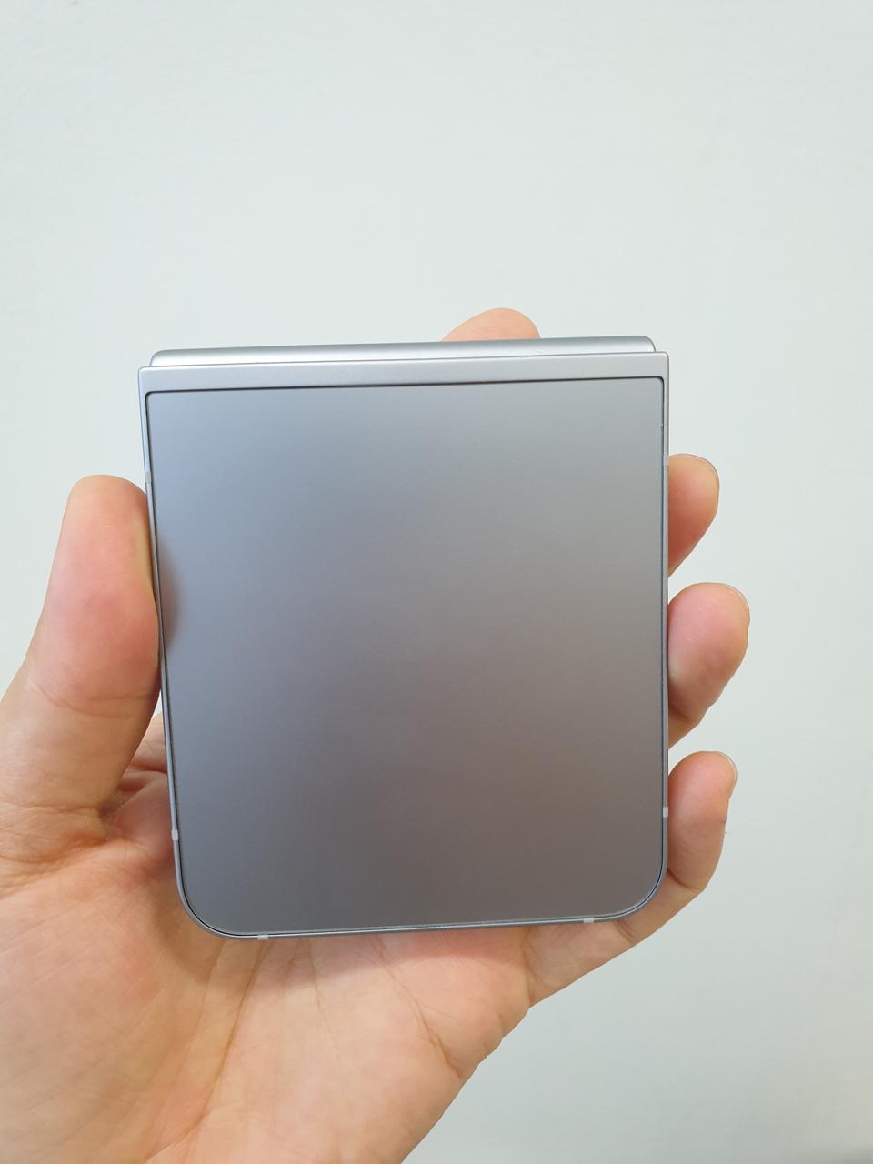 S급)무잔상 갤럭시 Z플립6 256기가 그레이 464