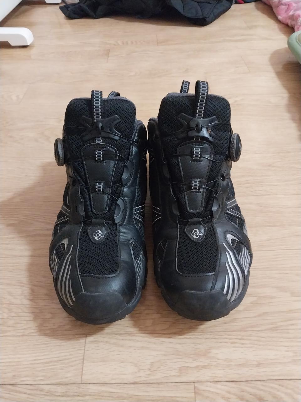 트렉스타 고어텍스 등산화 275사이즈