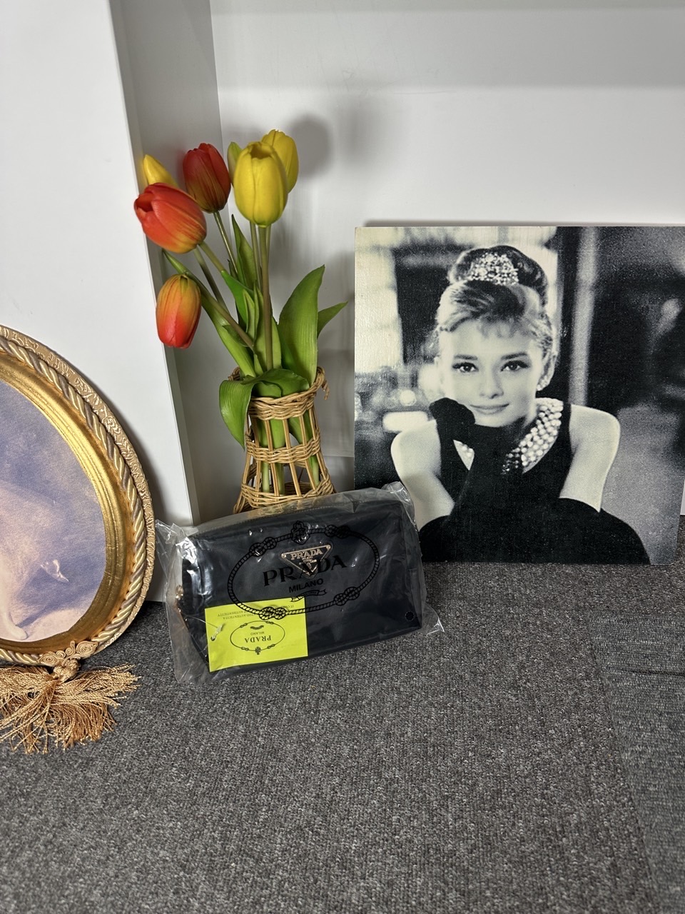 프라다뷰티 심플 사각 파우치 블랙