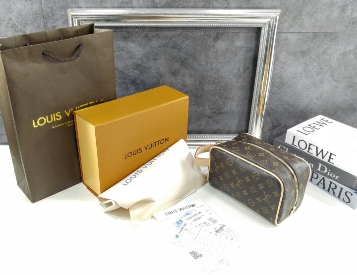 [새상품] 루이비통 M83112 락커 돕 키트 가방