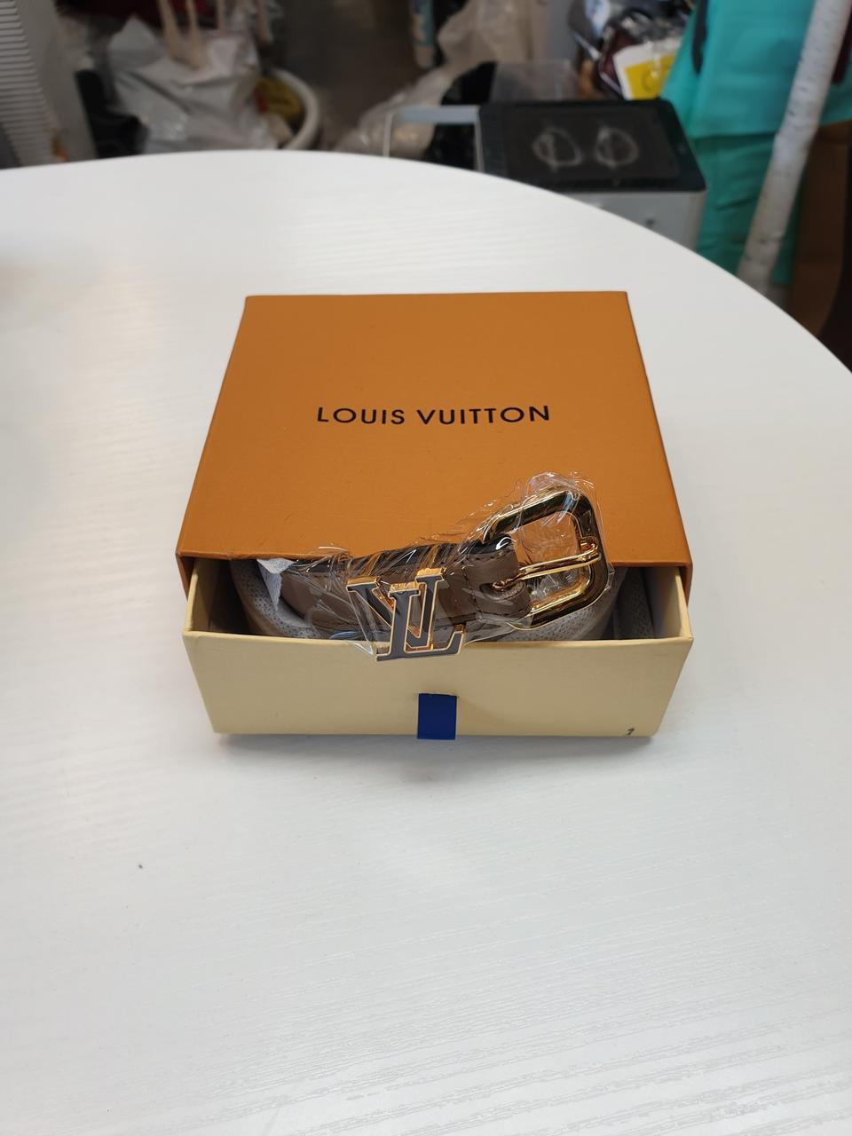 루이비통 여성 브라운 버클 베이지 벨트 새상품