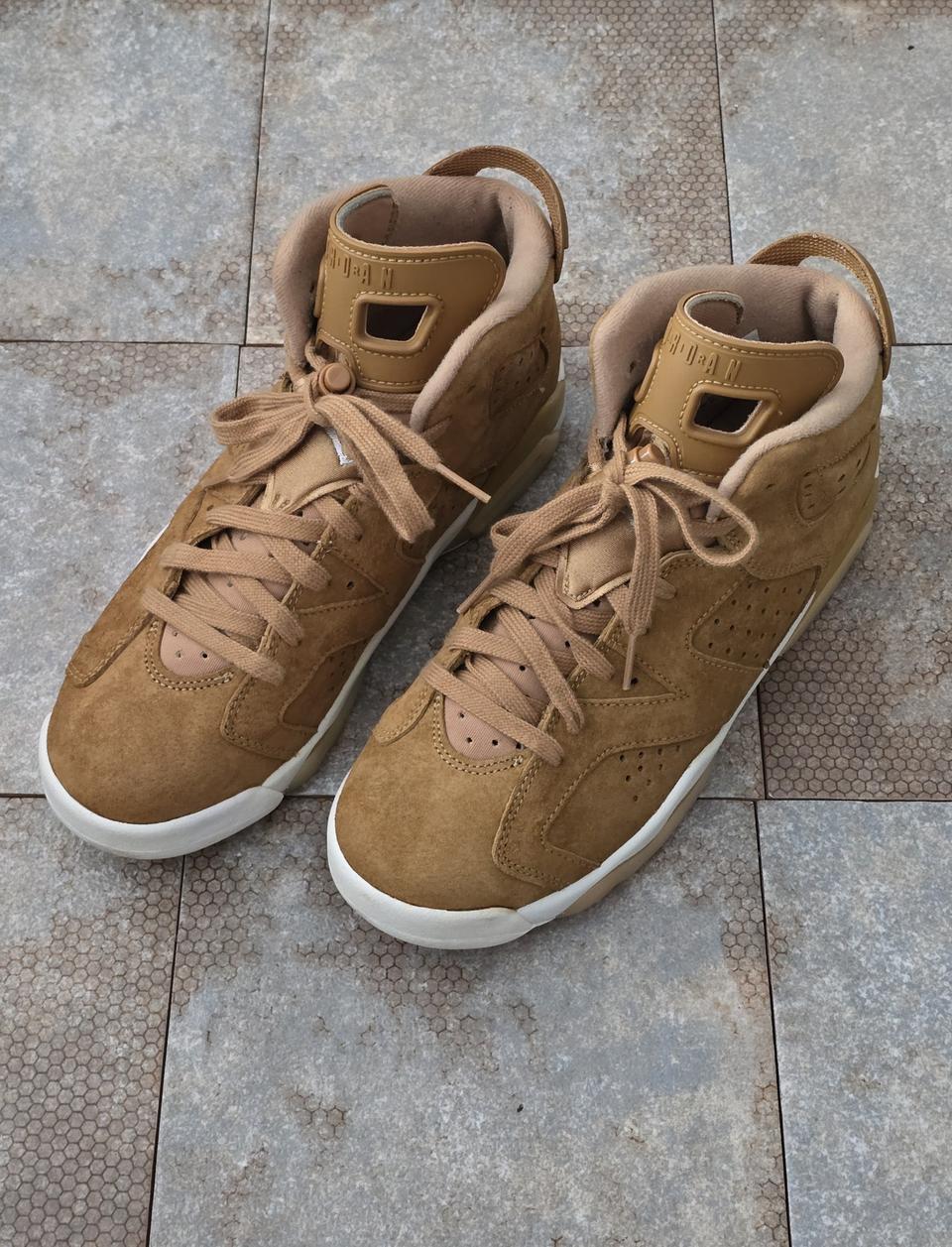 (245)나이키 조던 6 레트로 위트 된장 스니커즈 운동화