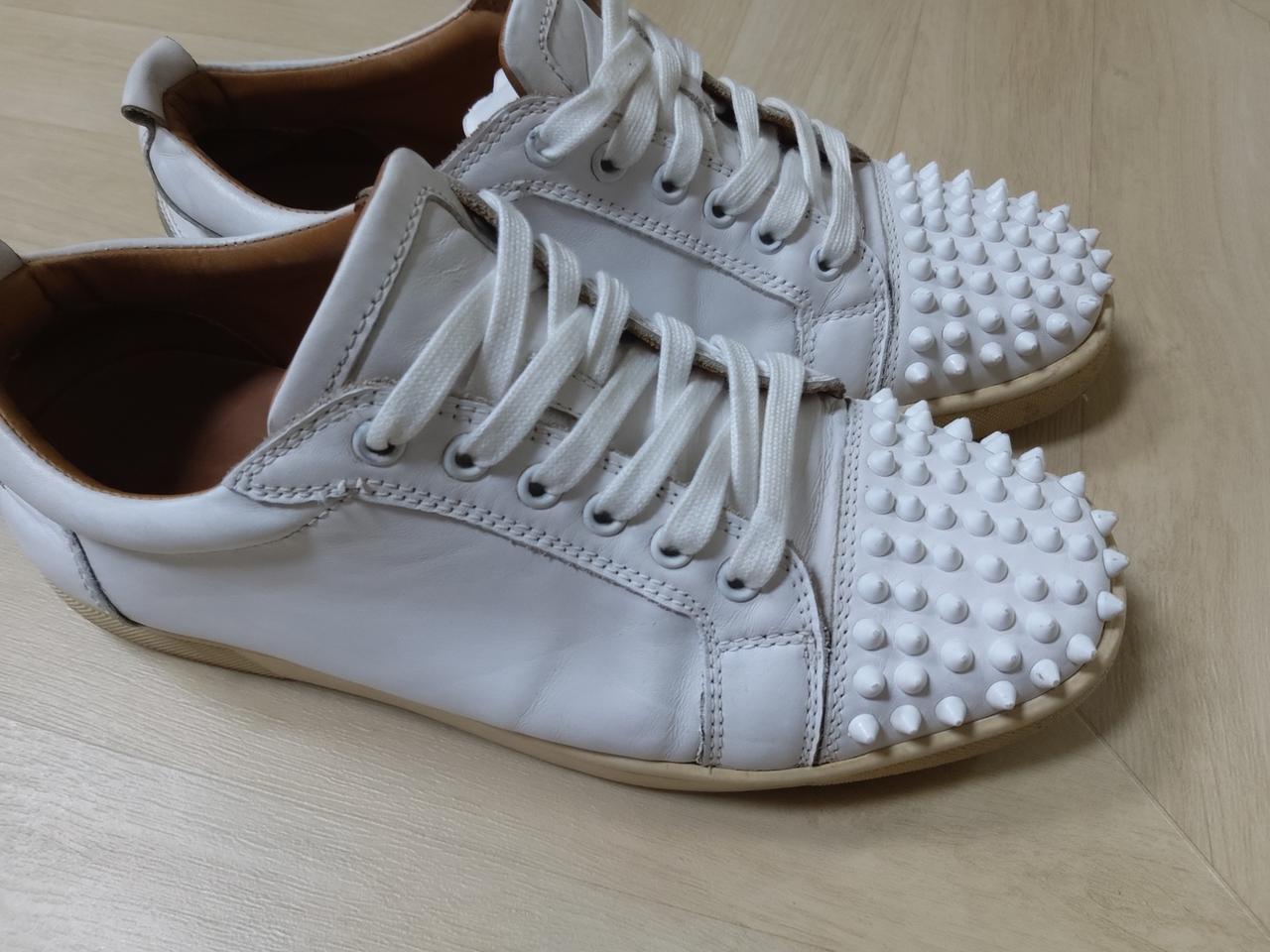 크리스찬 루부탱 (정품) 스터드 스니커즈 260