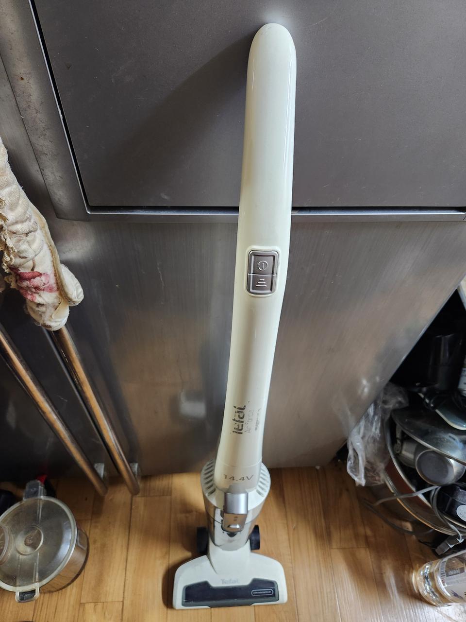 테팔 에어포스 라이트 무선청소기 TY6547KM 판매합니다