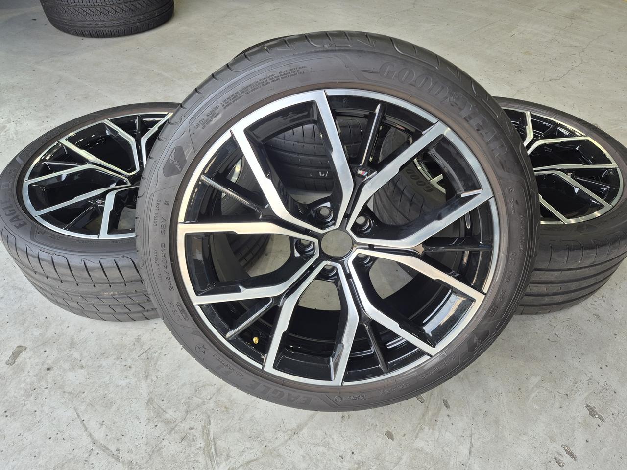 [판매] BMW G30 5시리즈 845M 19인치 순정 휠타이어 세트