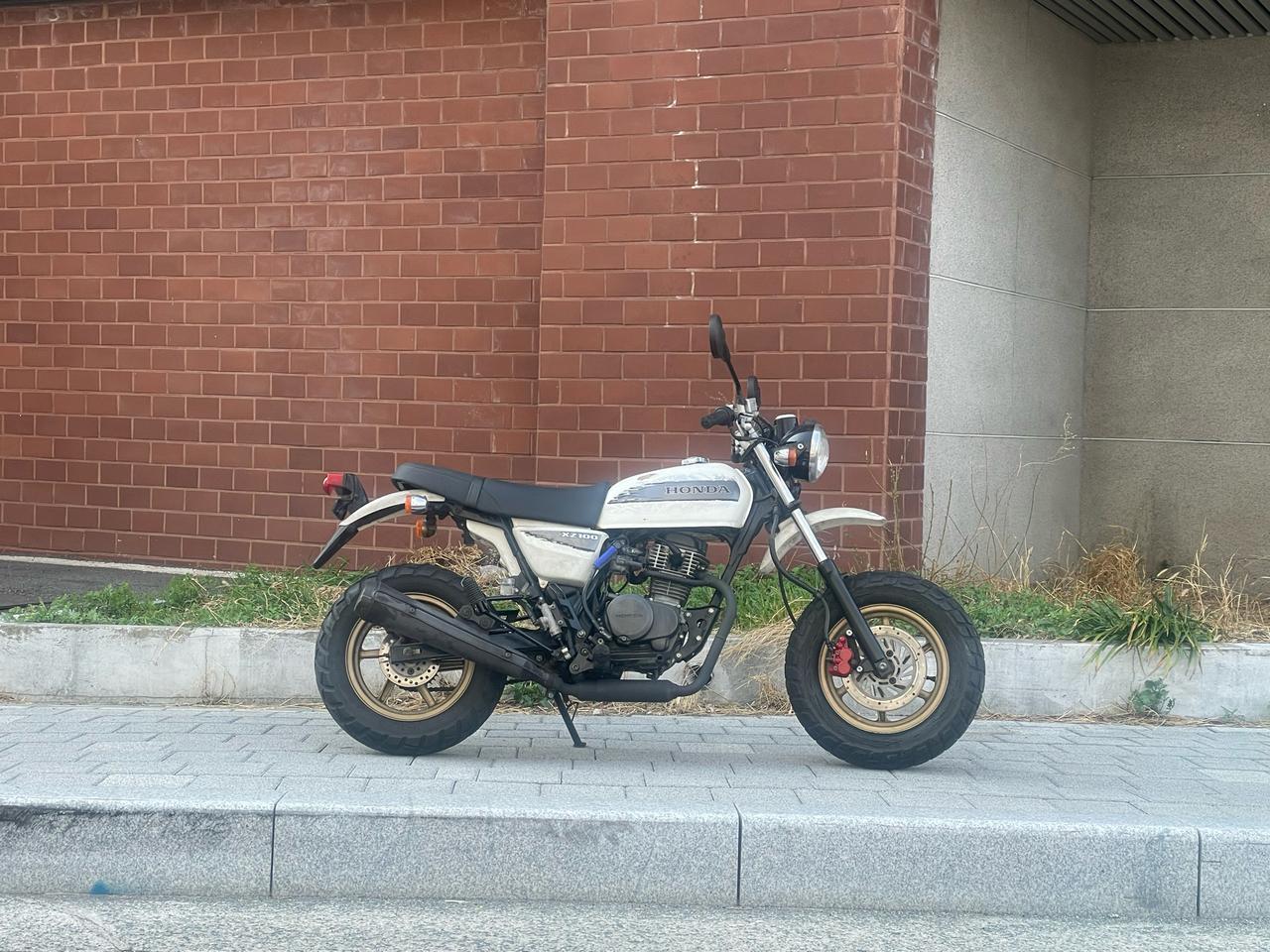 부산에서 09년식 혼다 에이프 100 판매합니다