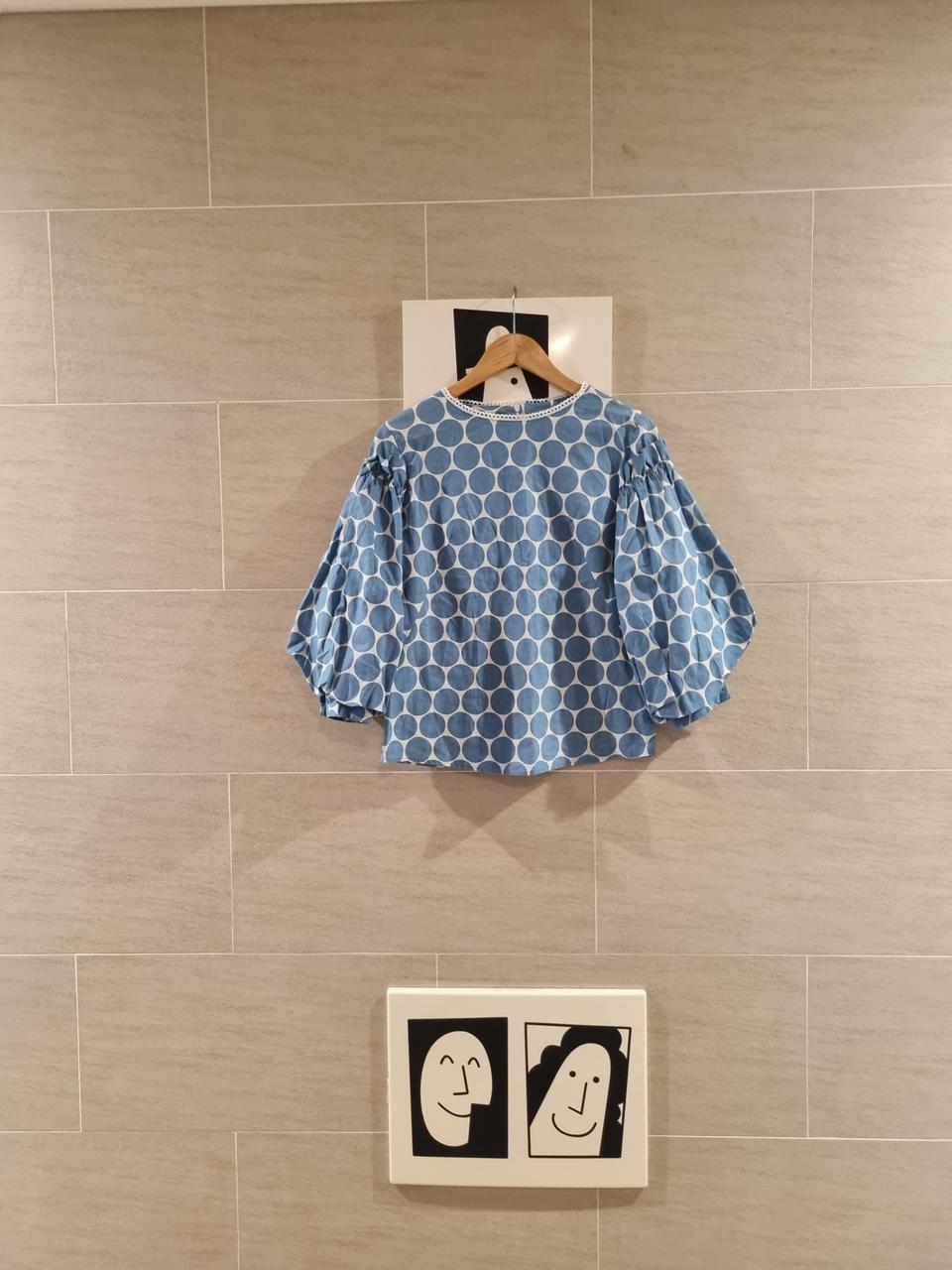 블루도트 벌룬 블라우스