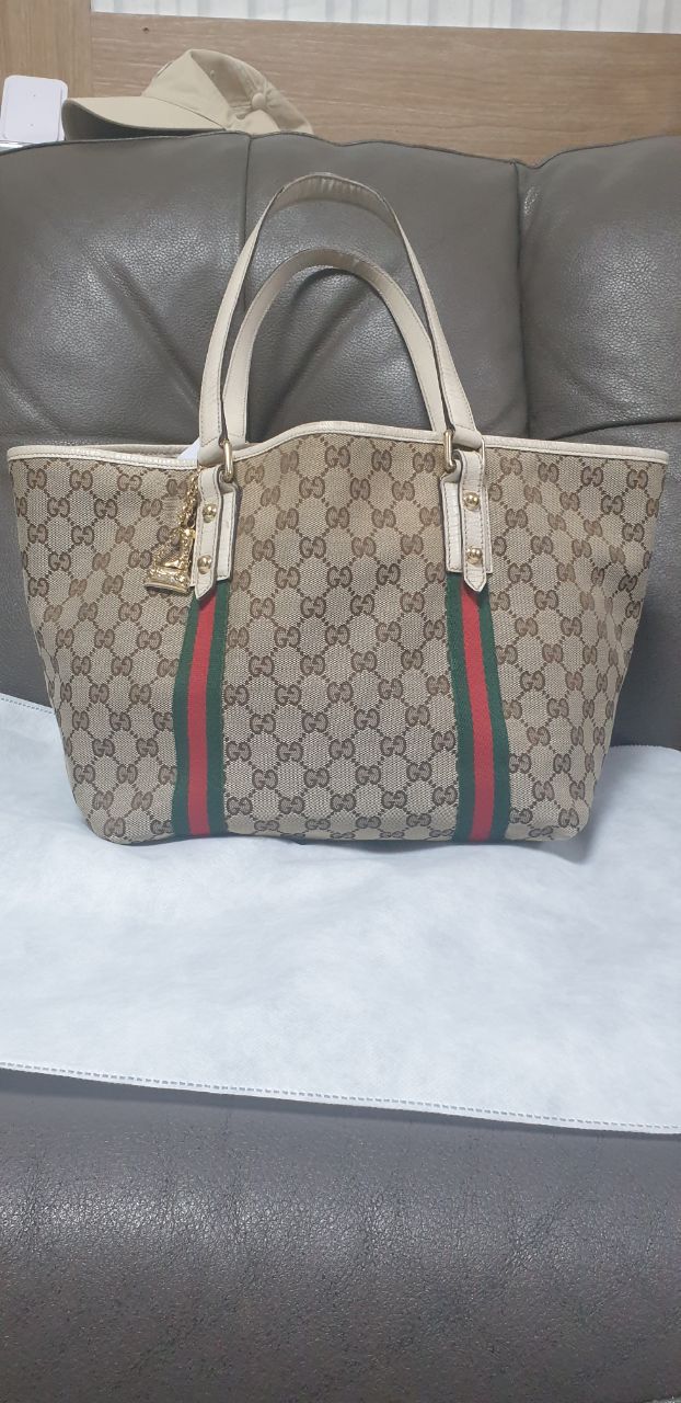구찌 빈티지토트백팝니다.