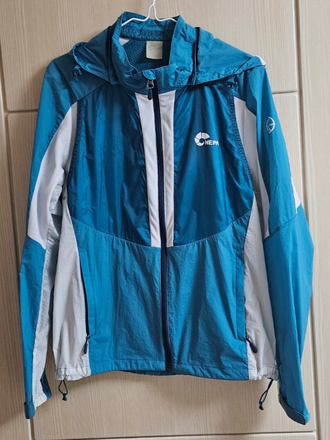 [새상품]네파 경량 바람막이 자켓 점퍼 간절기 봄 가을 등산