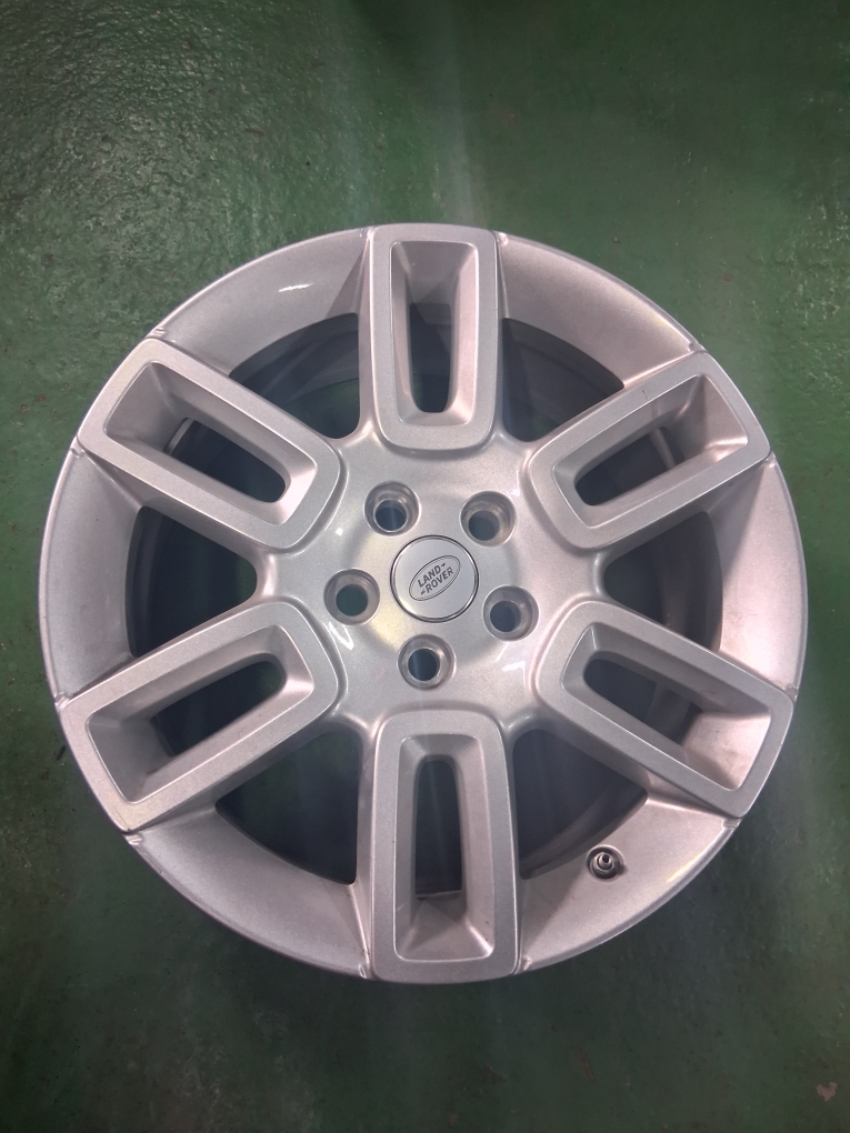 랜드로버 디펜더 스페어 휠