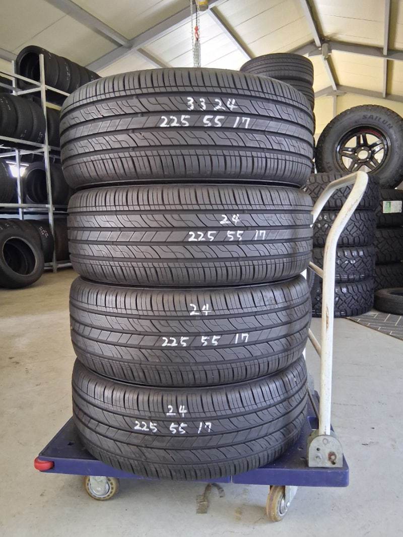 금호24년 (90%급) 2255517 중고타이어 (한대분)