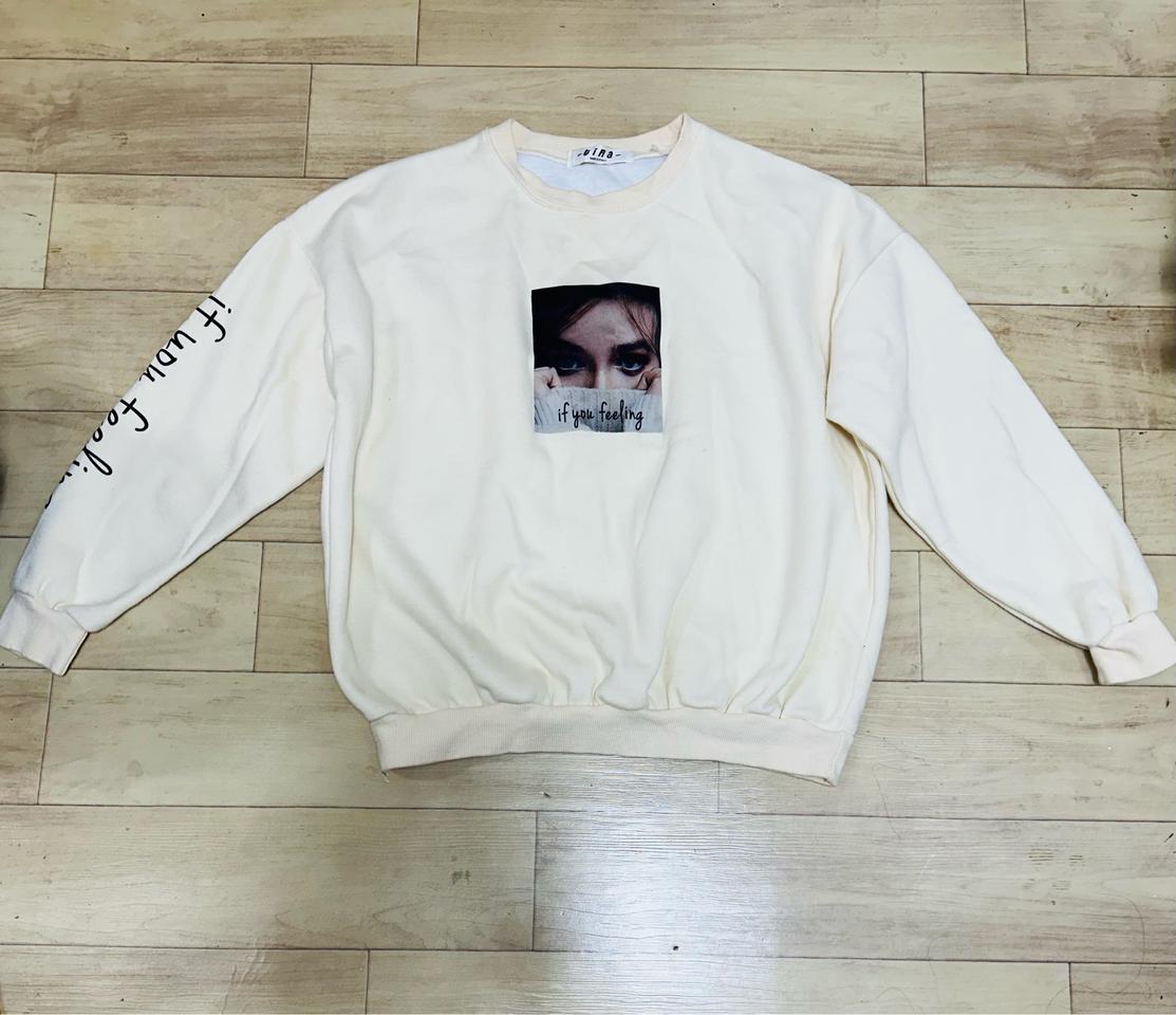 vina 아이보리 프린팅 맨투맨