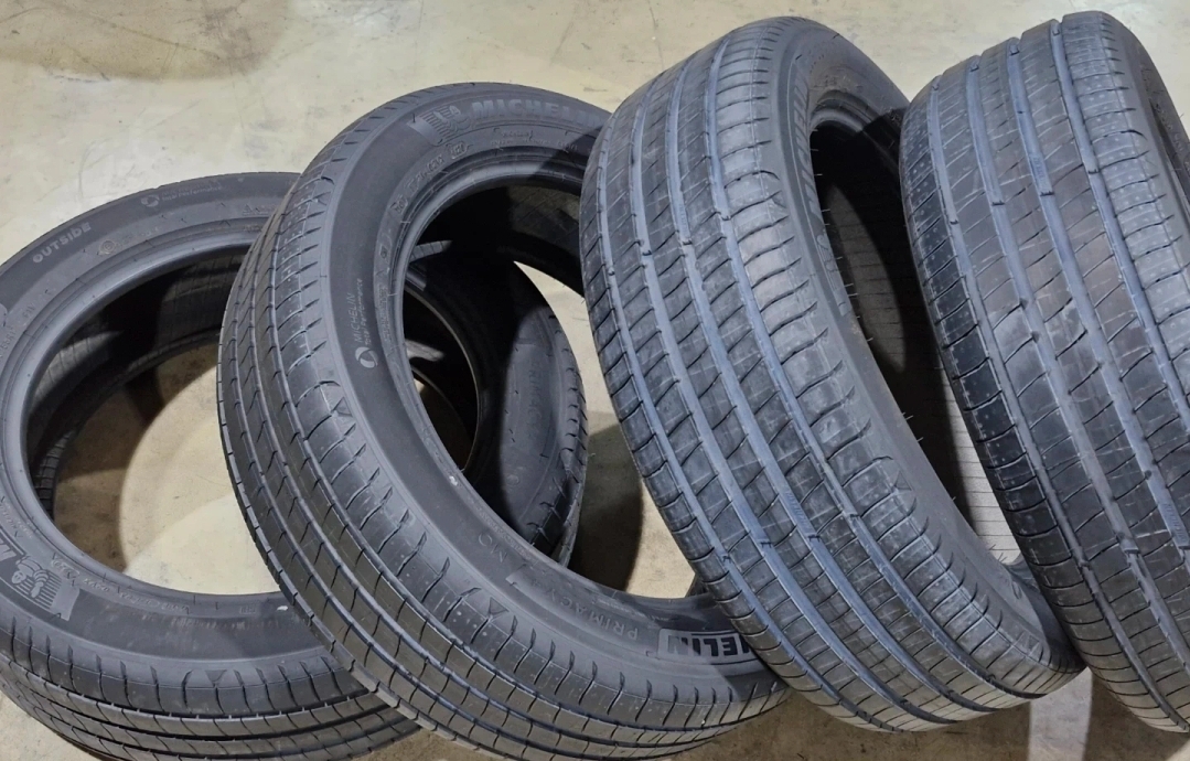 205 55 17 미쉐린 프라이머쉬4 상태좋은중고타이어 판매합니다