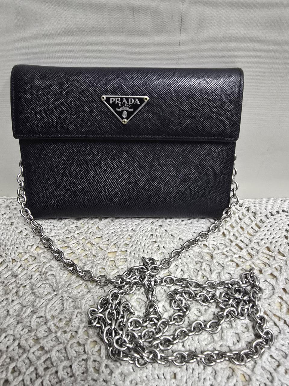 프라다 트라이폴드 월렛 사피아노 가죽 중지갑