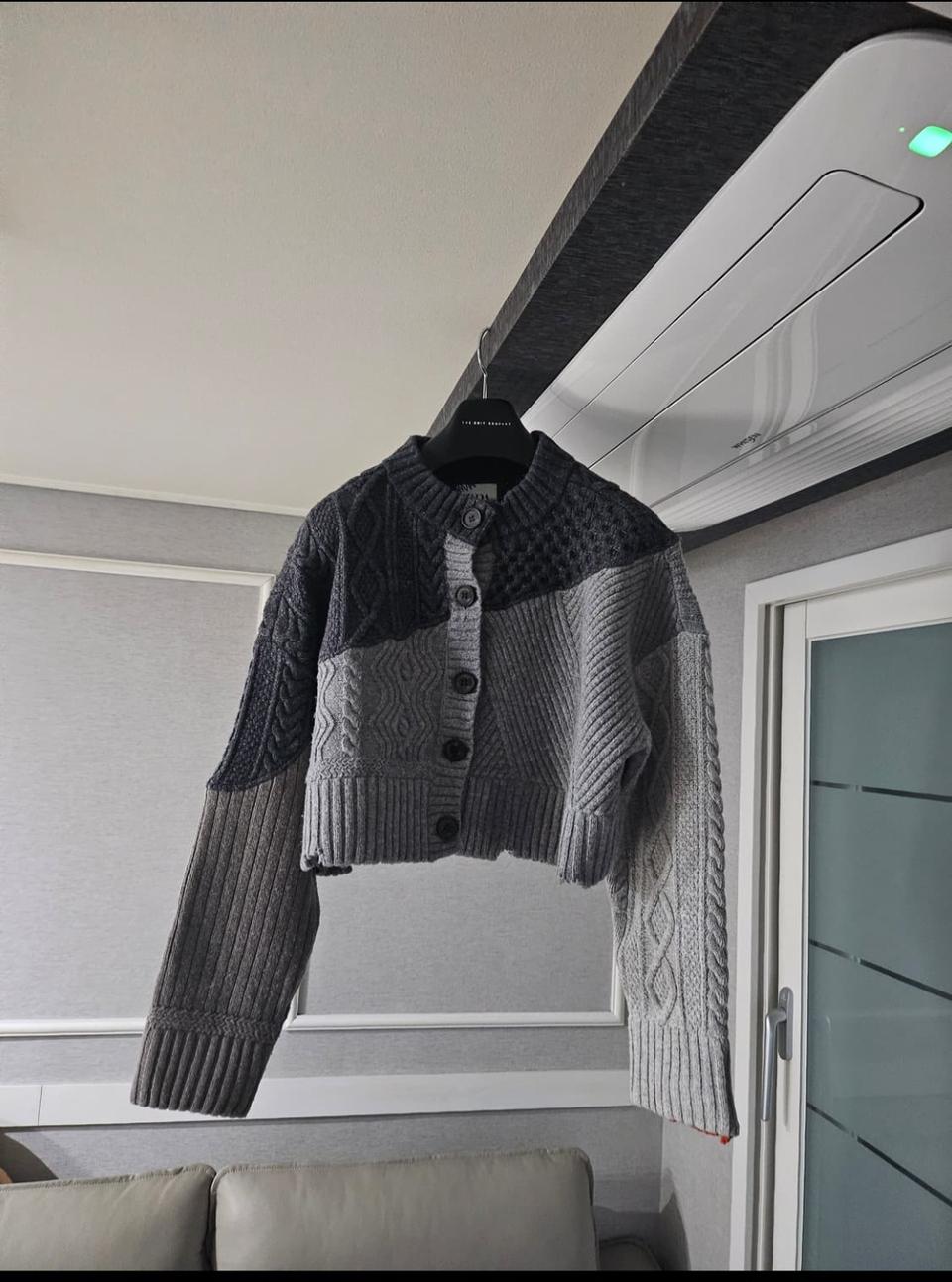 [거의 새것] 자라 아더에러 크롭 니트 가디건 S-M