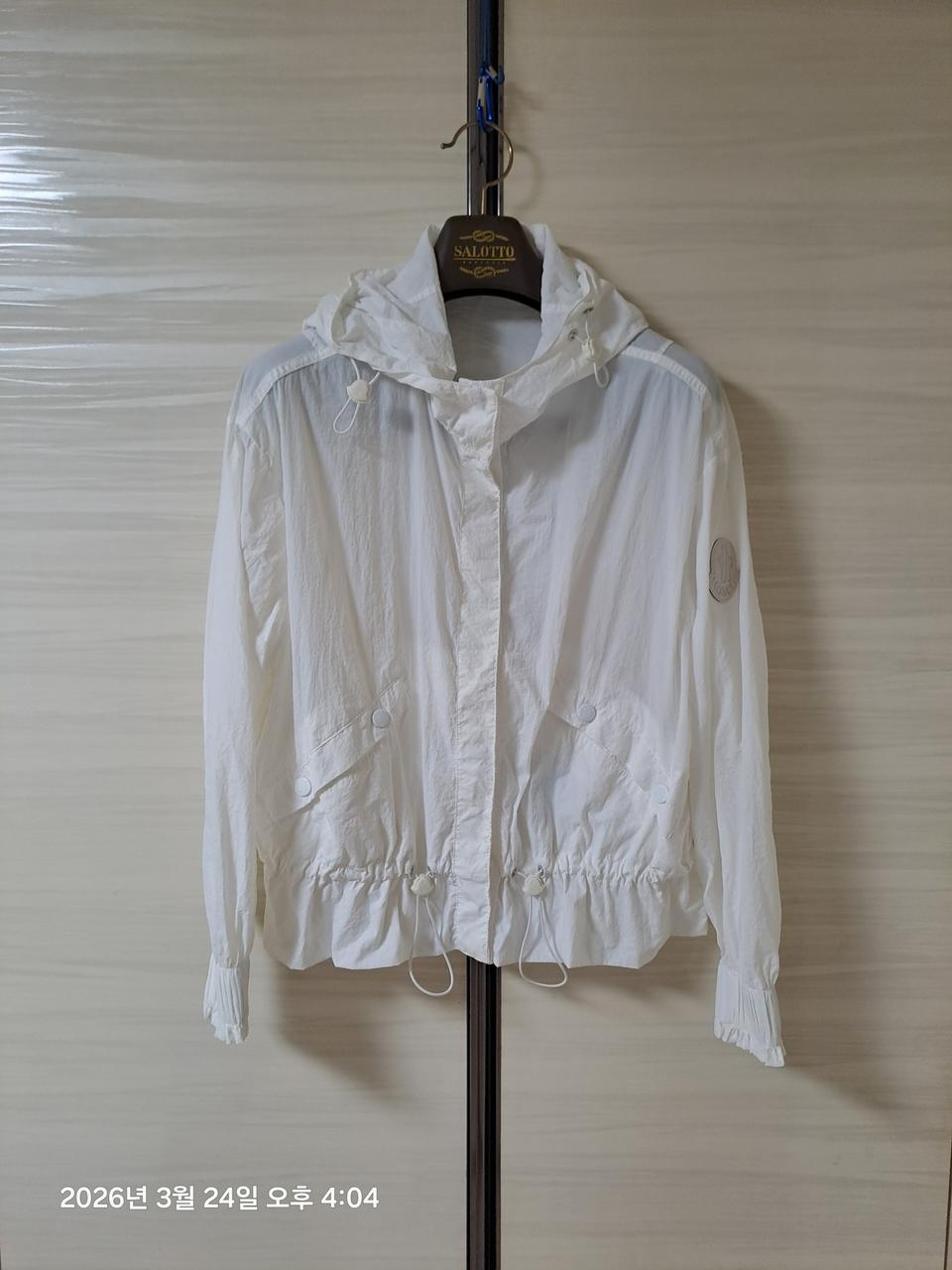 몽클레어 숏 바람막이