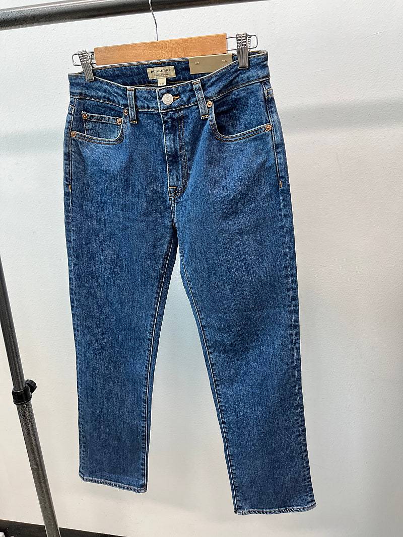 여) 버버리 자수 중청 크롭진