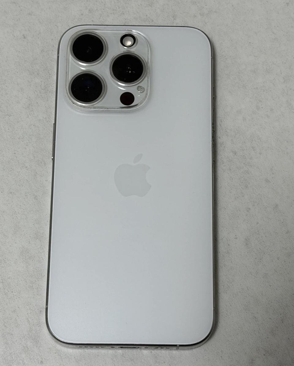 A급 아이폰15PRO 128G 화이트 팝니다