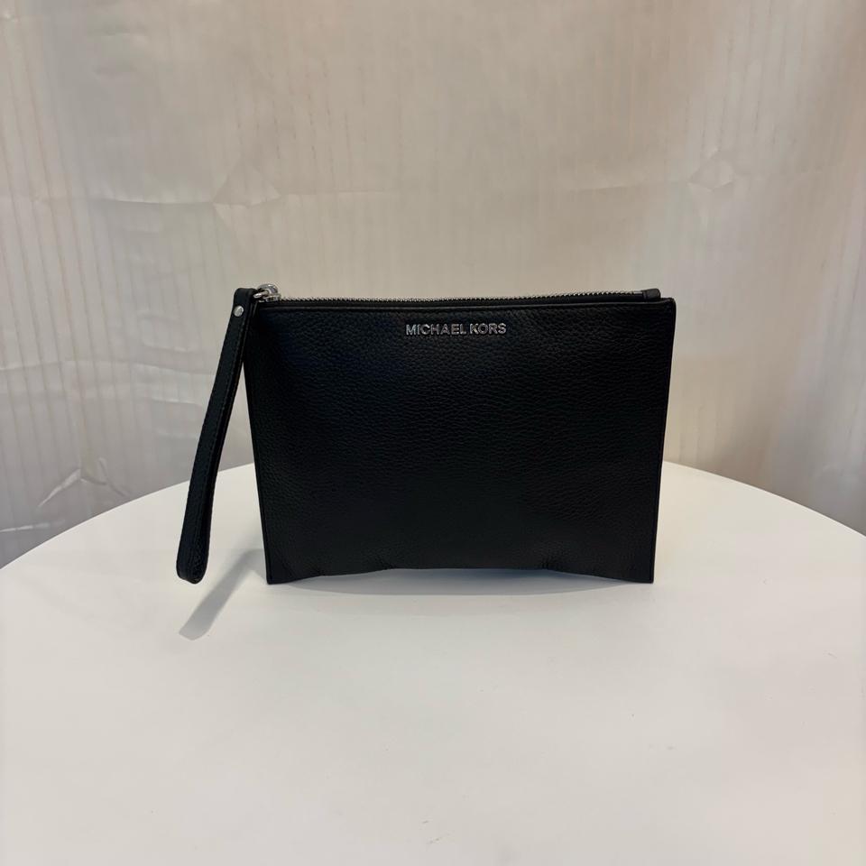 정품 마이클코어스 클러치백