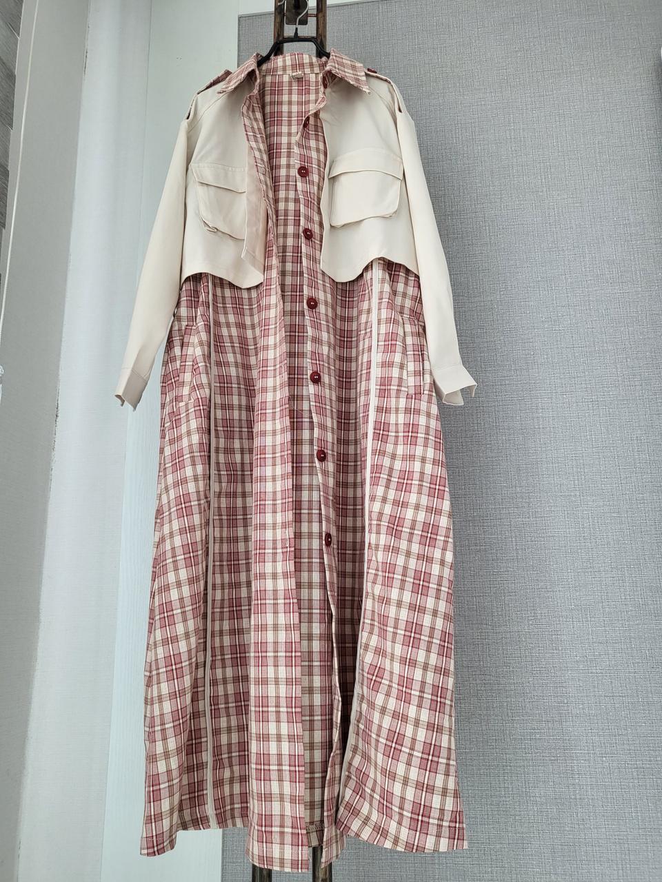버건디체크배색 트렌치맥시코트
