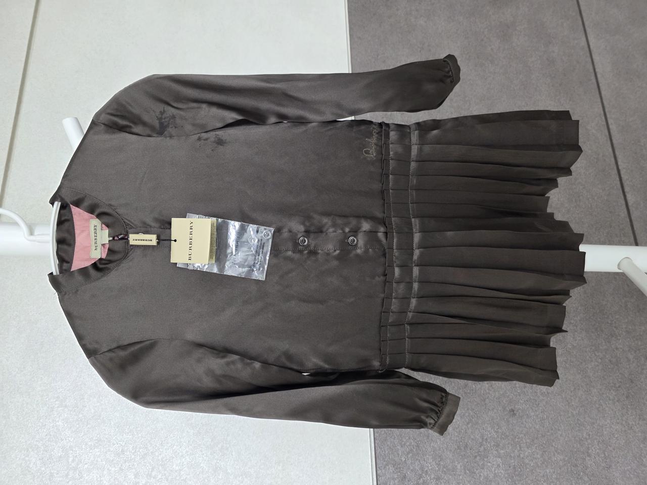 버버리 키즈 새틴 플리츠 원피스 6Y/118cm (미사용)