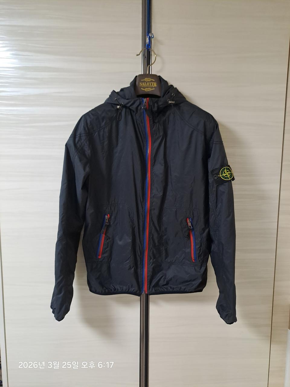 스톤아일랜드 바람막이