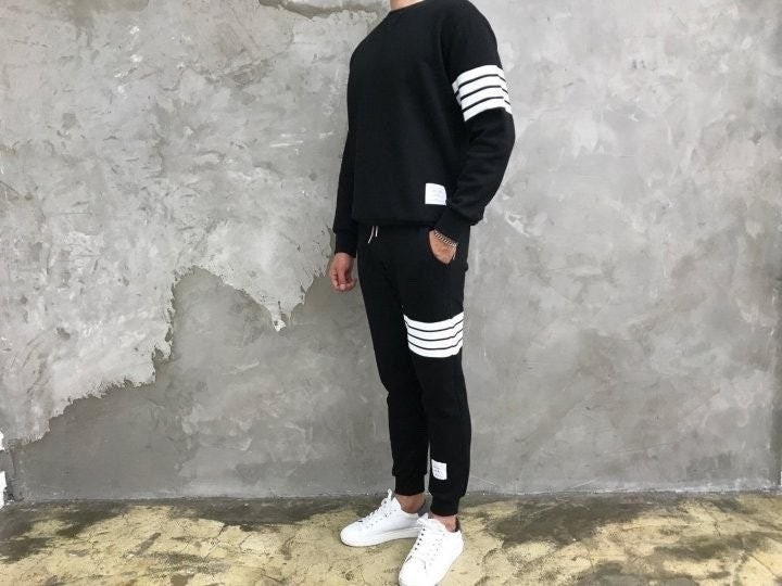 [새상품] 톰브라운 TB 사선 맨투맨 조거팬츠 세트