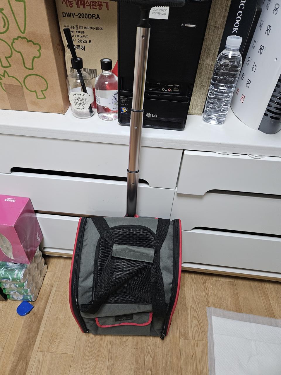 컨디션최상 5회미만 사용 탑포 펫 캐리어 (롤링 백팩) 2WAY 택포23