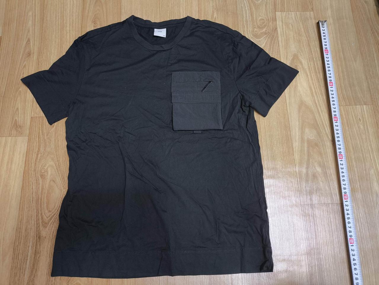 SIEG의 검정색 티셔츠입니다사이즈는 105입니다 박스사이즈