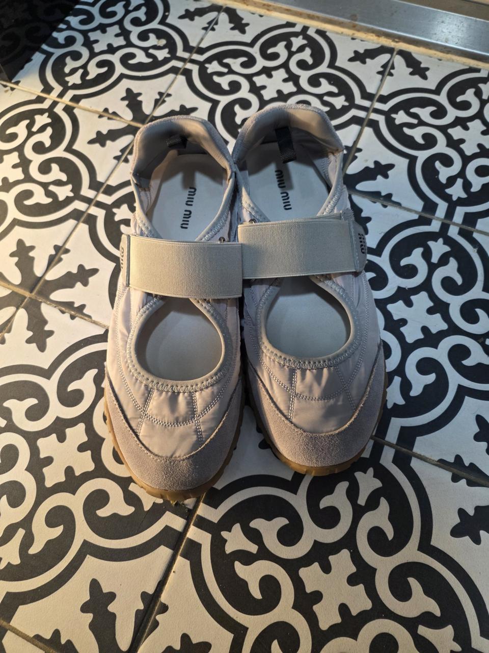 미우 스니커즈 40사이즈