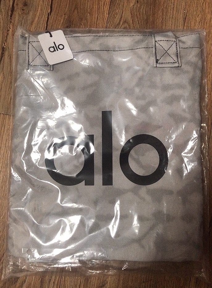 새상품/알로(alo)타이다이 쇼퍼백