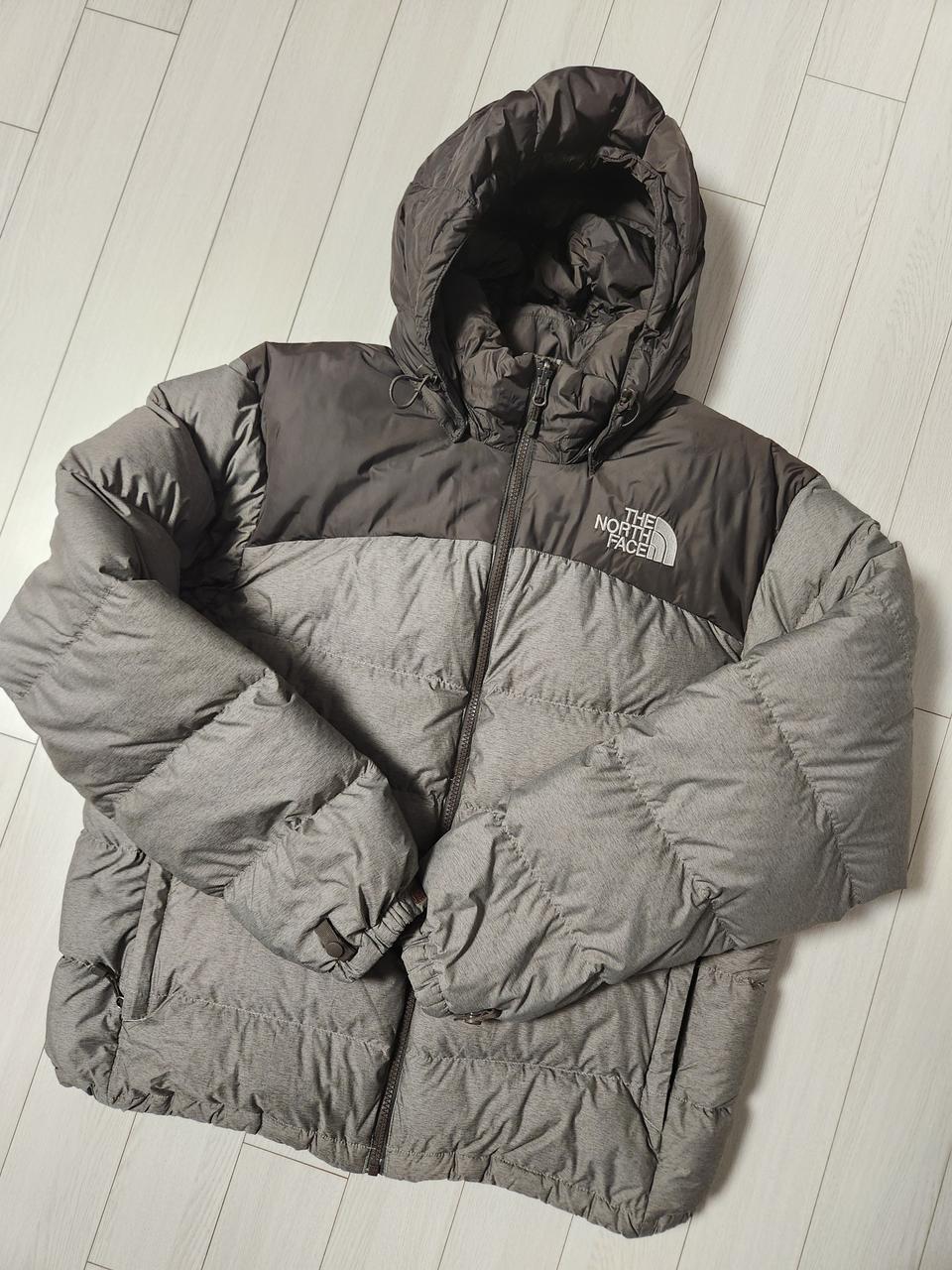 노스페이스 남성 눕시 2 구스다운 패딩 자켓 사이즈100 L얼핏 보면