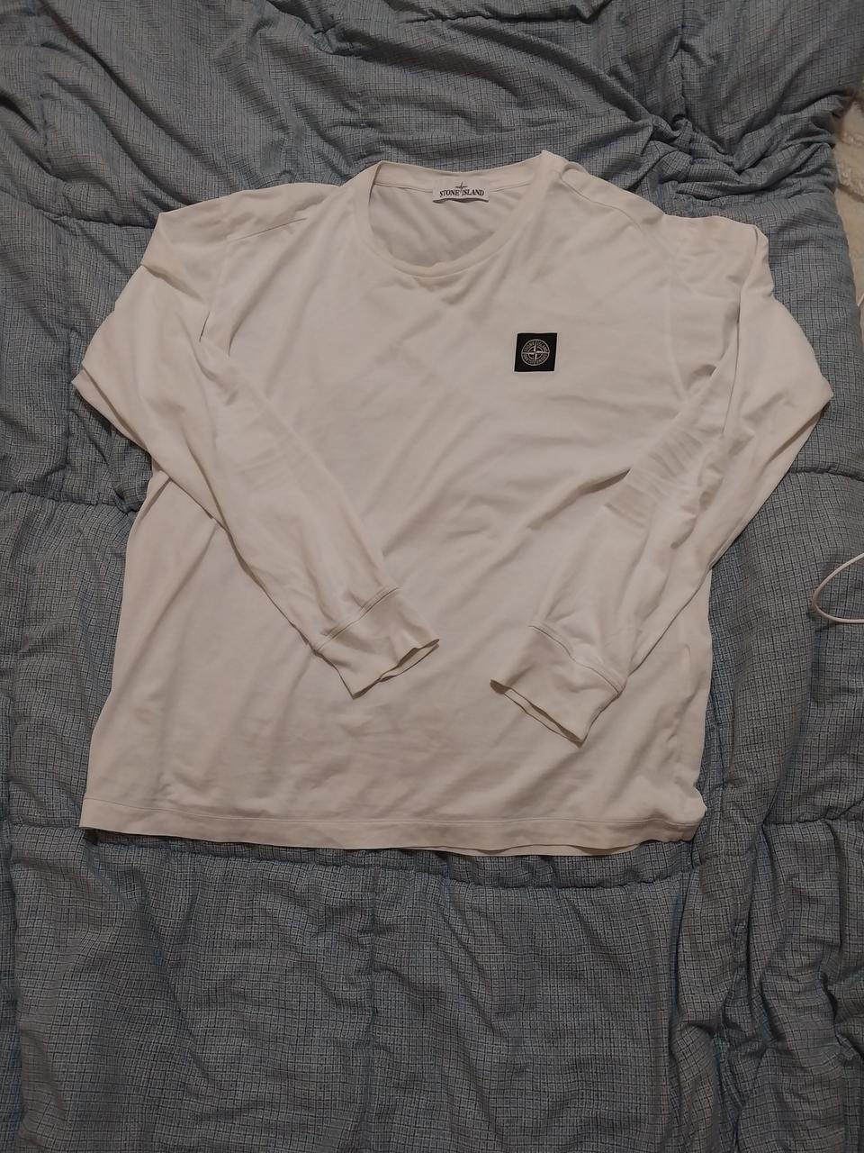 스톤아일랜드 긴팔티 100~105사이즈