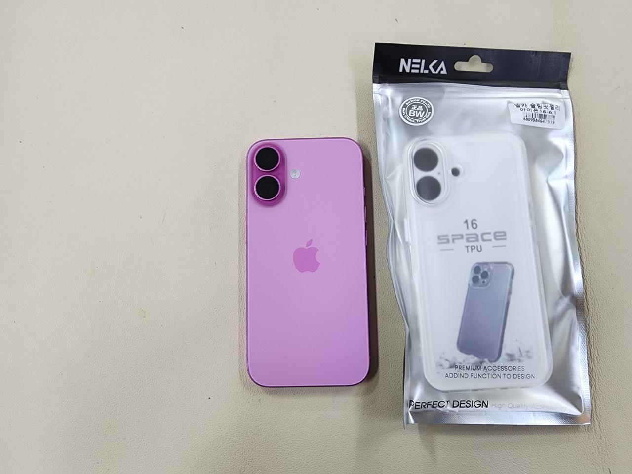 아이폰16 128G  밧데리90프로 무잔상 선약가능 상태최상 ^^