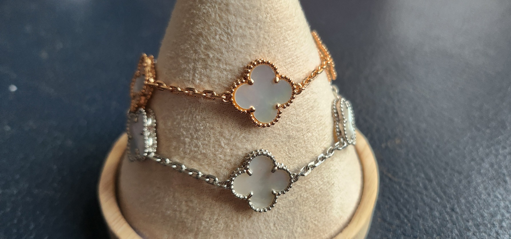 네잎클로버 자개 팔찌 로골 실버 알함브라 반클 팔찌(새상품)