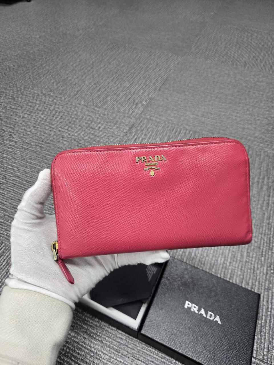[특가][정품] 프라다 사피아노 지퍼돌이 장지갑