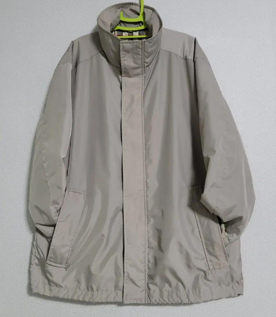 거의새것 정품 남성 버버리런던 춘추 바람막이