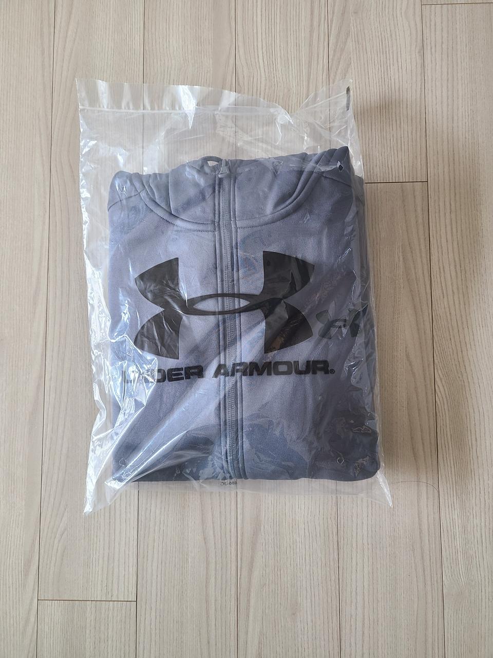 언더아머 미사용 새것