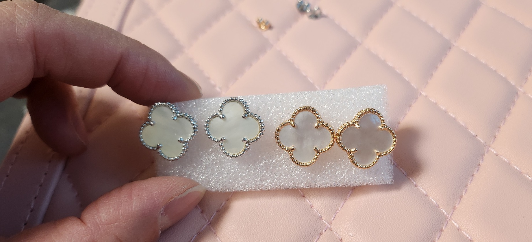 네잎클로버 귀걸이 반클 귀걸이 자개 귀걸이 로골 실버(새상품)