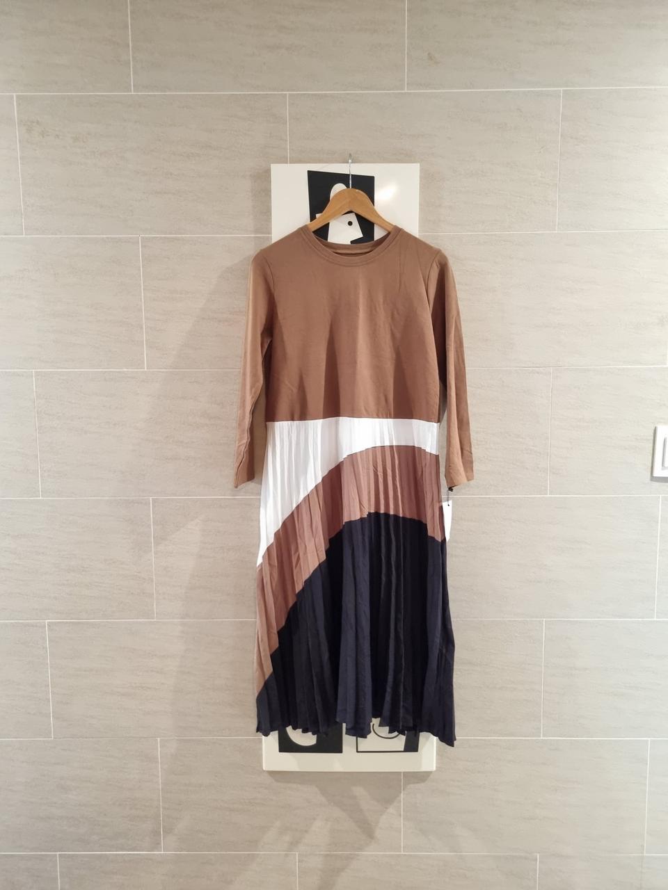 배색 플리츠 주름핏~롱원피스