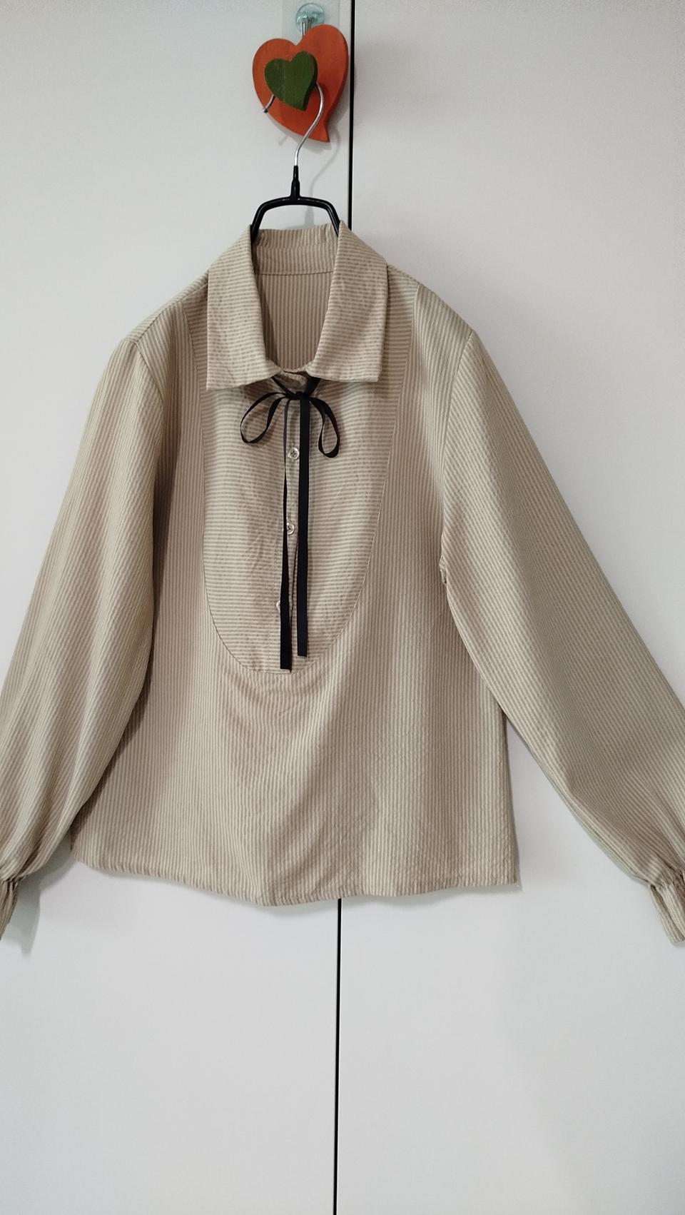 카키 줄무늬 블랙 리본 묶는 목 블라우스