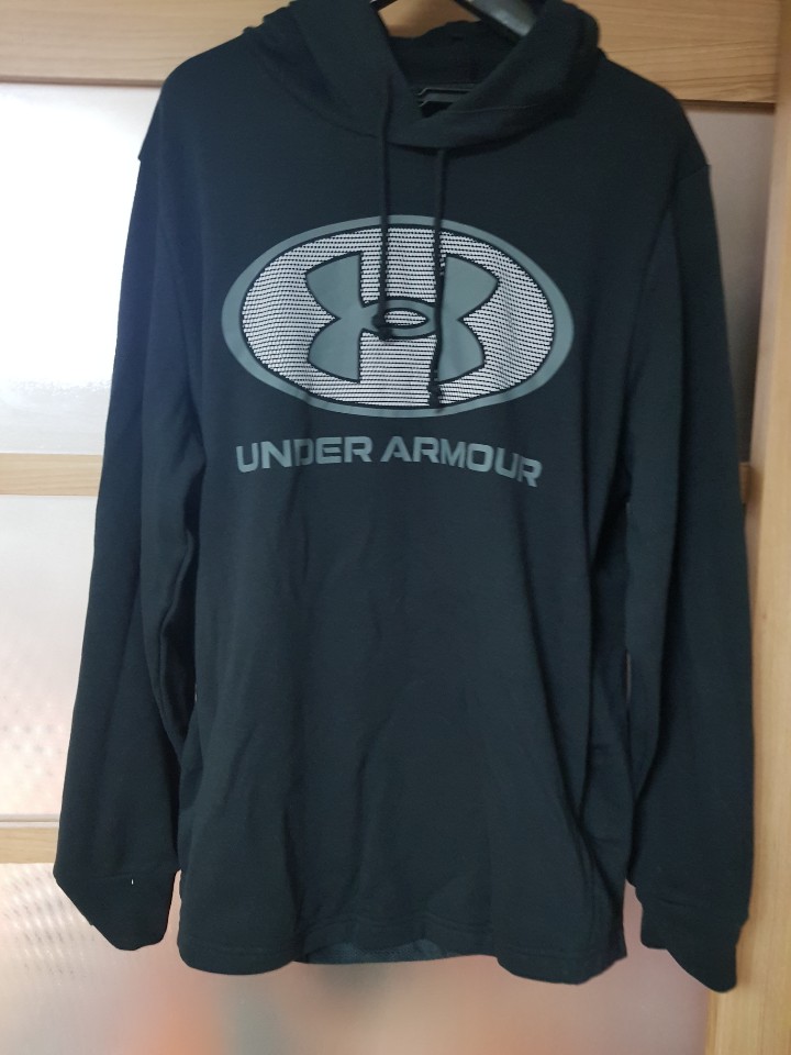 언더아머 후드 긴팔 3XL 팝니다