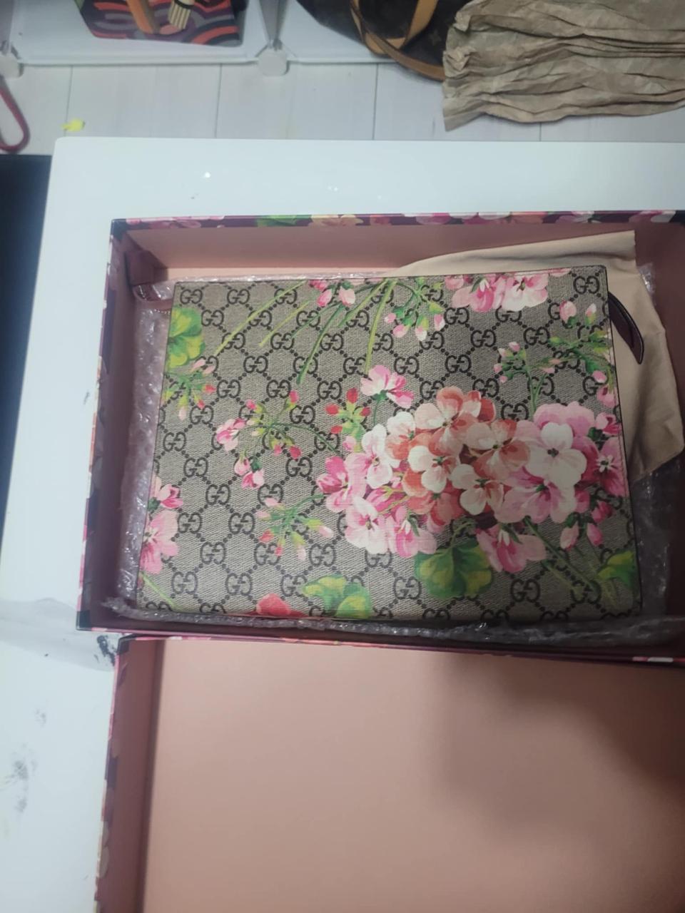 새상품 정품 구찌 블룸 클러치