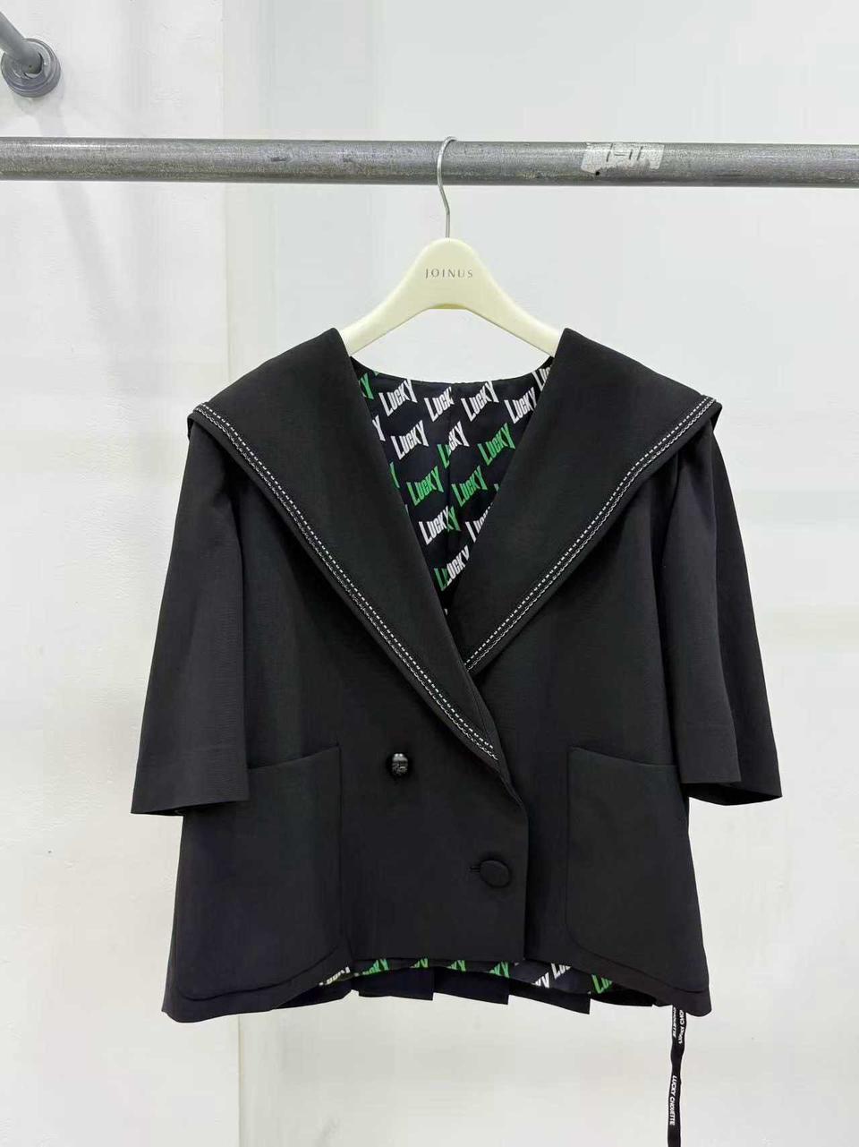 럭키슈에뜨 반팔 상의 