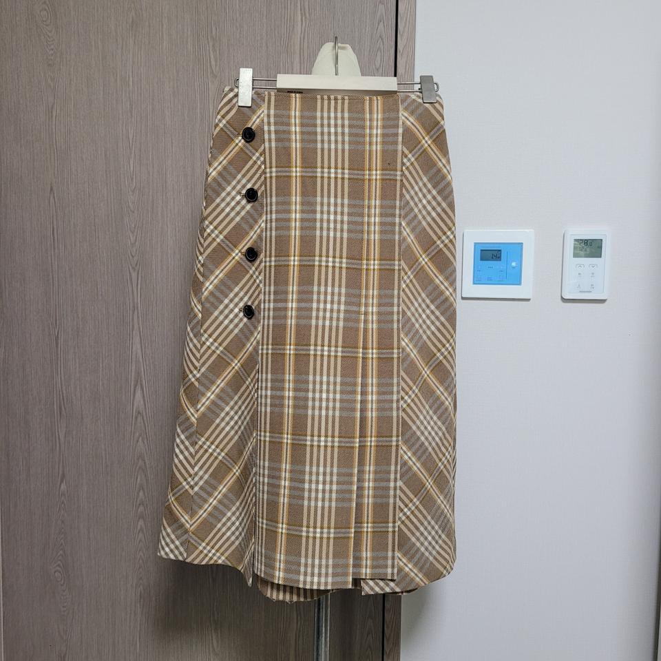 잇미샤 브라운 체크 A라인 롱 스커트 버튼 디테일