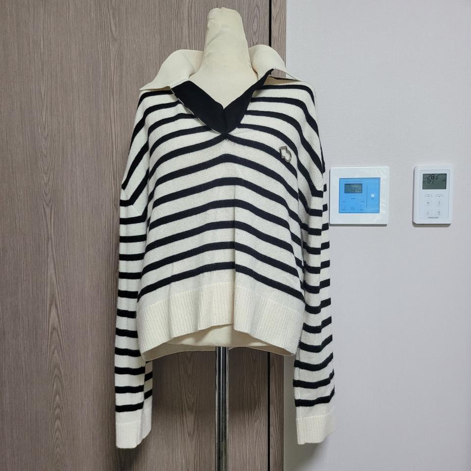 주말특가!!  럭키슈에뜨 캐시미어100% 아이보리+ 블랙 카라 니트