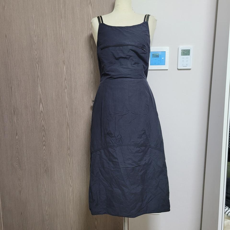 주말특가!!  펜디 진 딥네이비 민소매 미디 원피스