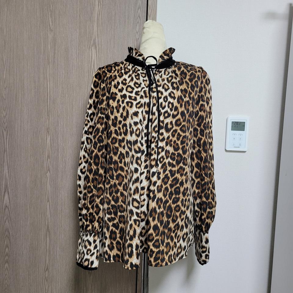 에고이스트 레오파드  블라우스