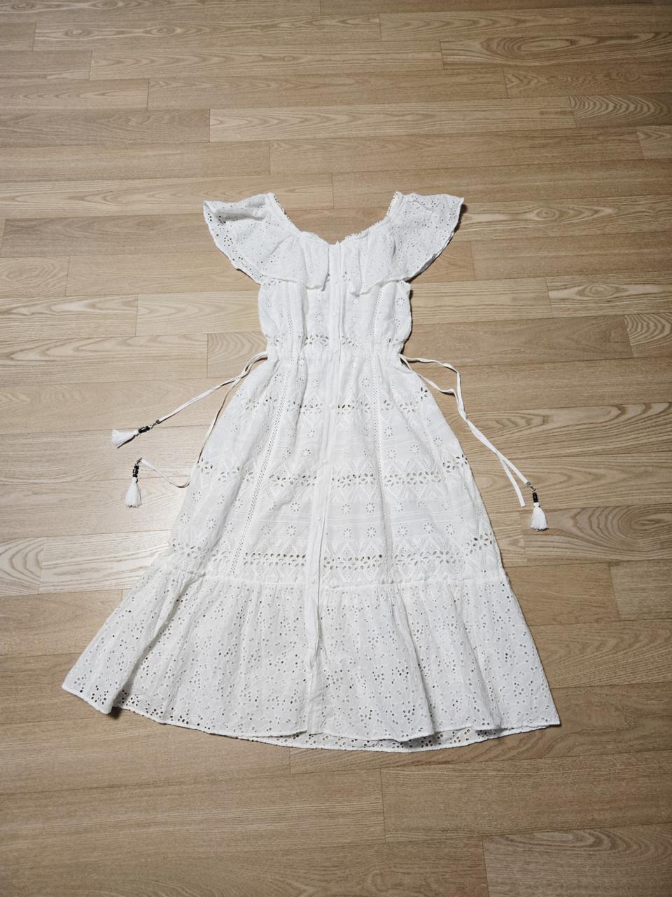 [66] 지컷 펀칭 레이스 롱 원피스